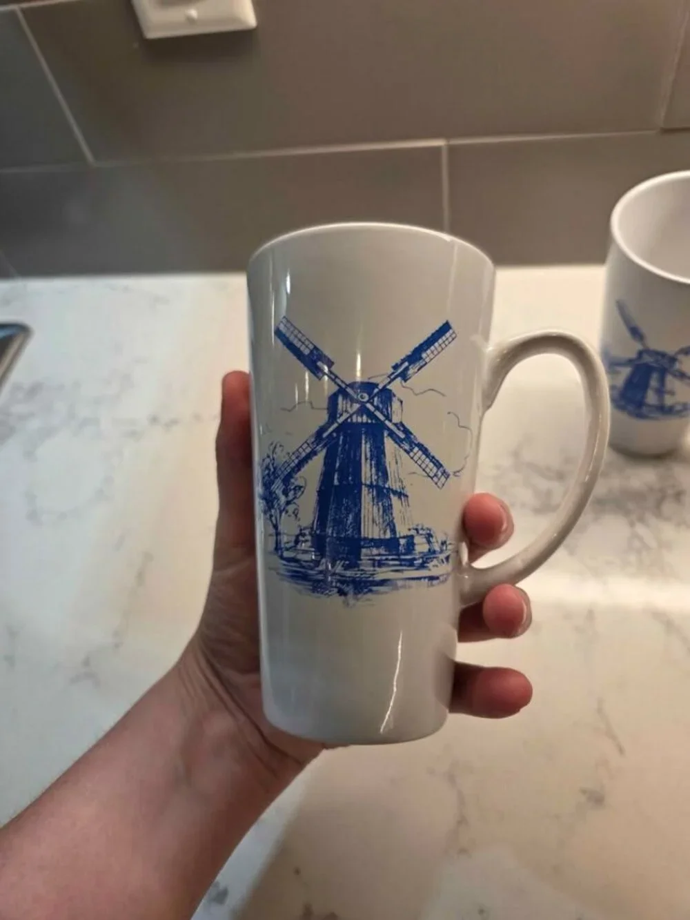 Vintage Pair of 16 oz white ceramic coffee/latte mugs featuring a blue Dutch win